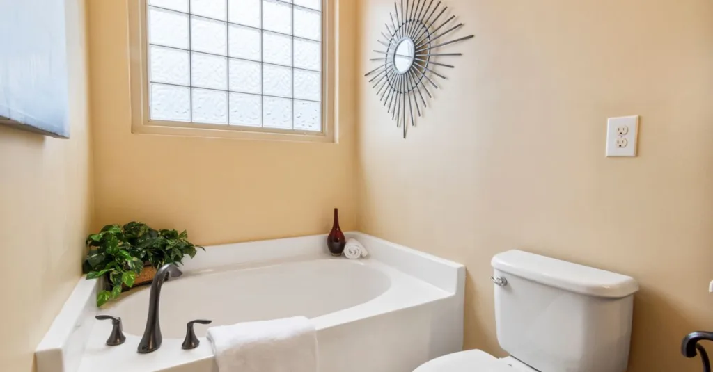 découvrez les différences entre les toilettes en porcelaine et en céramique, leurs avantages, inconvénients, et quel matériau choisir pour votre salle de bain.