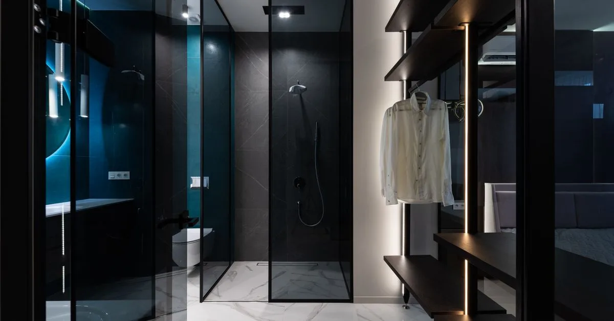 découvrez comment déboucher efficacement le drain de douche à l'italienne avec nos astuces simples et rapides pour éviter les obstructions et garantir une bonne évacuation de l'eau.