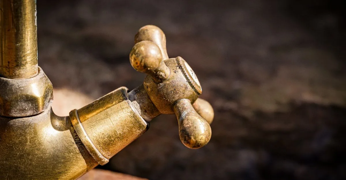 découvrez comment réaliser l'étanchéité des tuyaux en cuivre sans soudure grâce à des méthodes simples et efficaces, adaptées à tous les niveaux de bricolage.