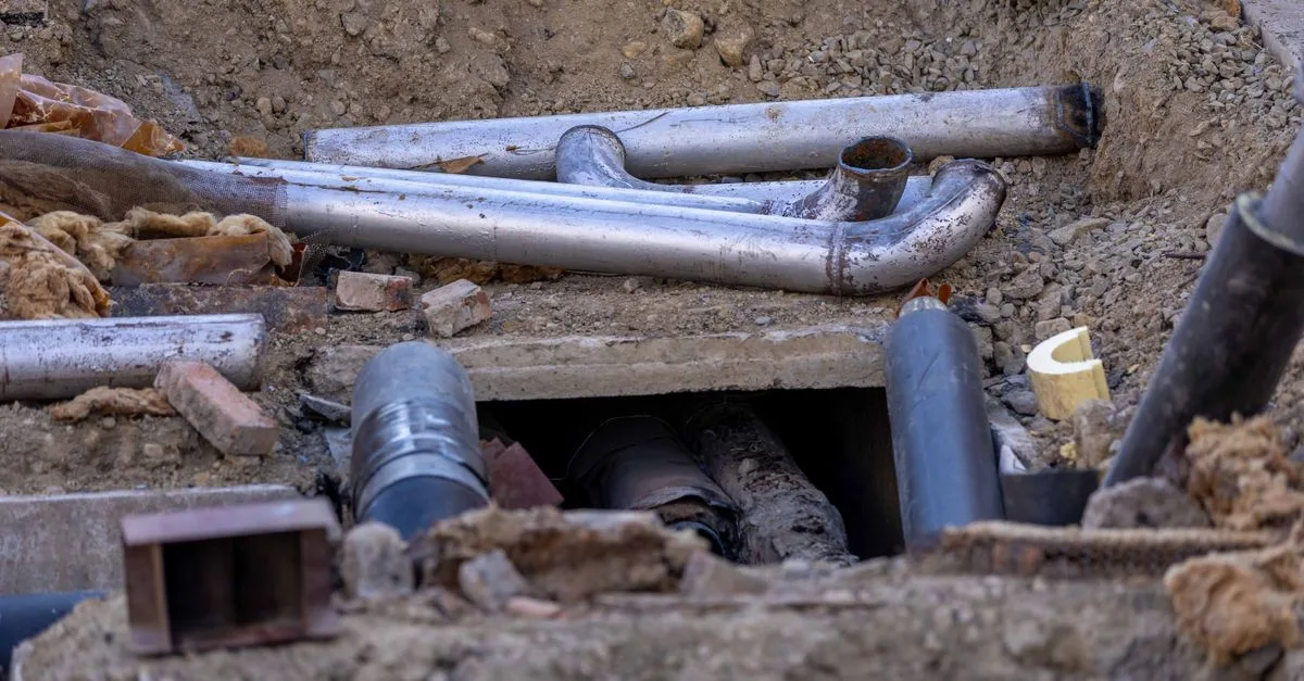 découvrez tout ce qu'il faut savoir sur les canalisations en plomb : risques, précautions et solutions pour une installation saine et sécurisée.